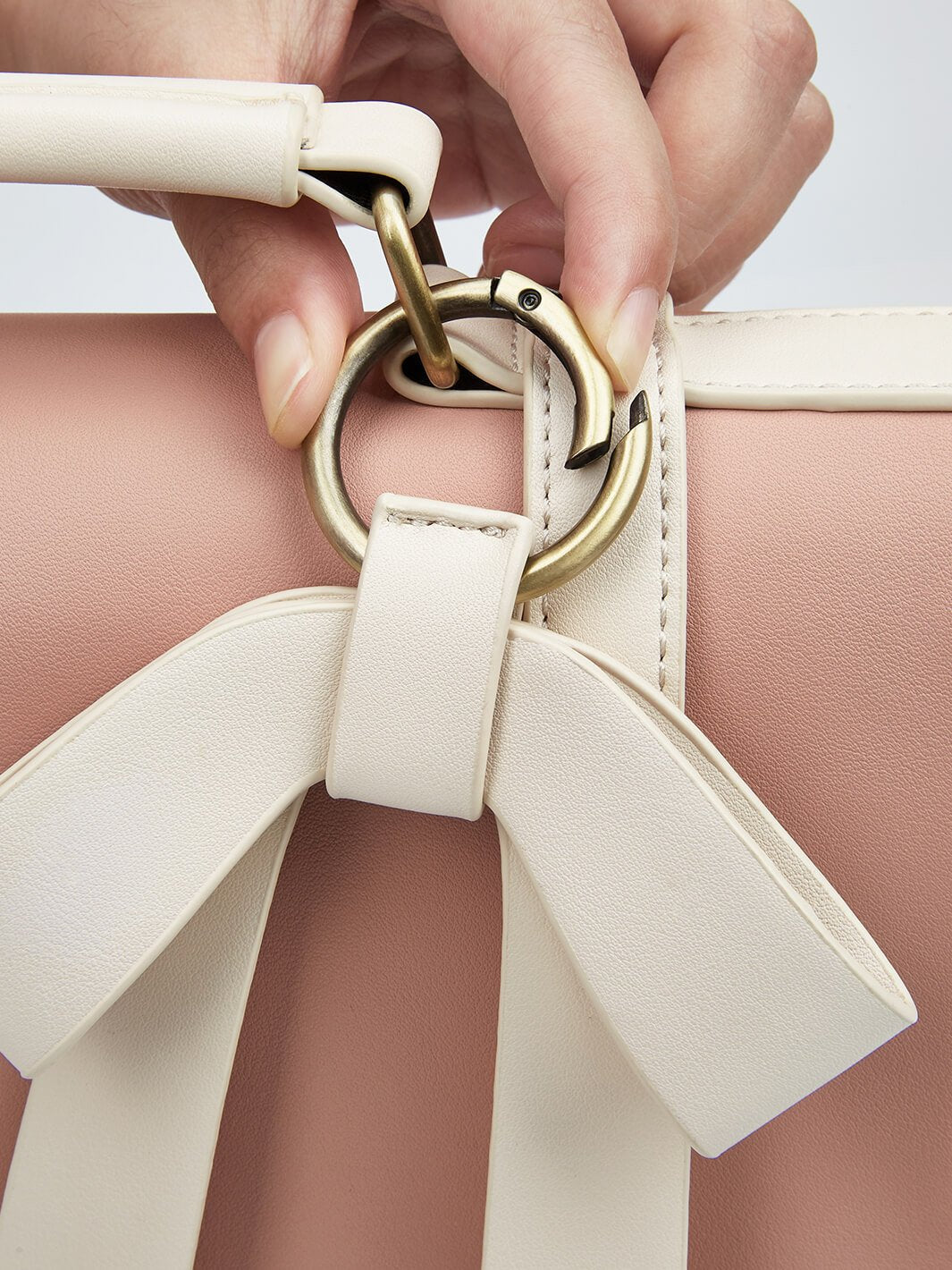 Satchel med Sløjfedetalje – Tidløs Lædertaske i Sort og Grå