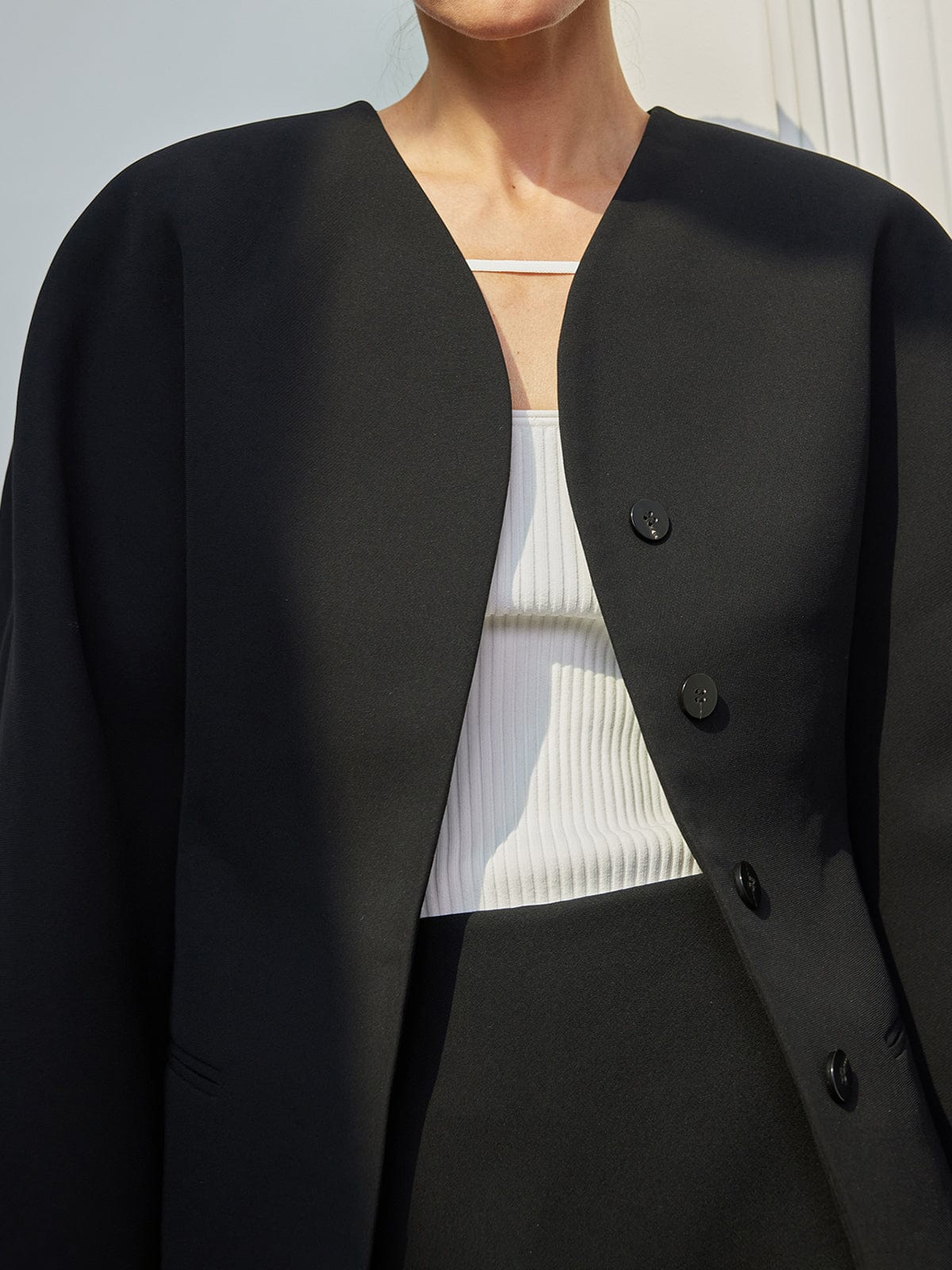 Sofie | Elegant Minimalist Button Blazer Til Dame