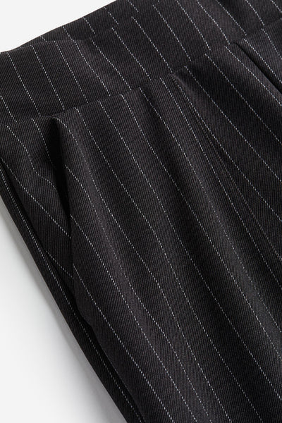 Luftig damebukser med bredt snit og folder Bukser Dame