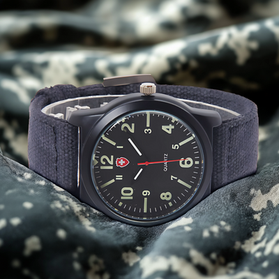 Casual udendørs digitalt sportsur – robust herre sportsur med kvarts og militær‑inspireret design