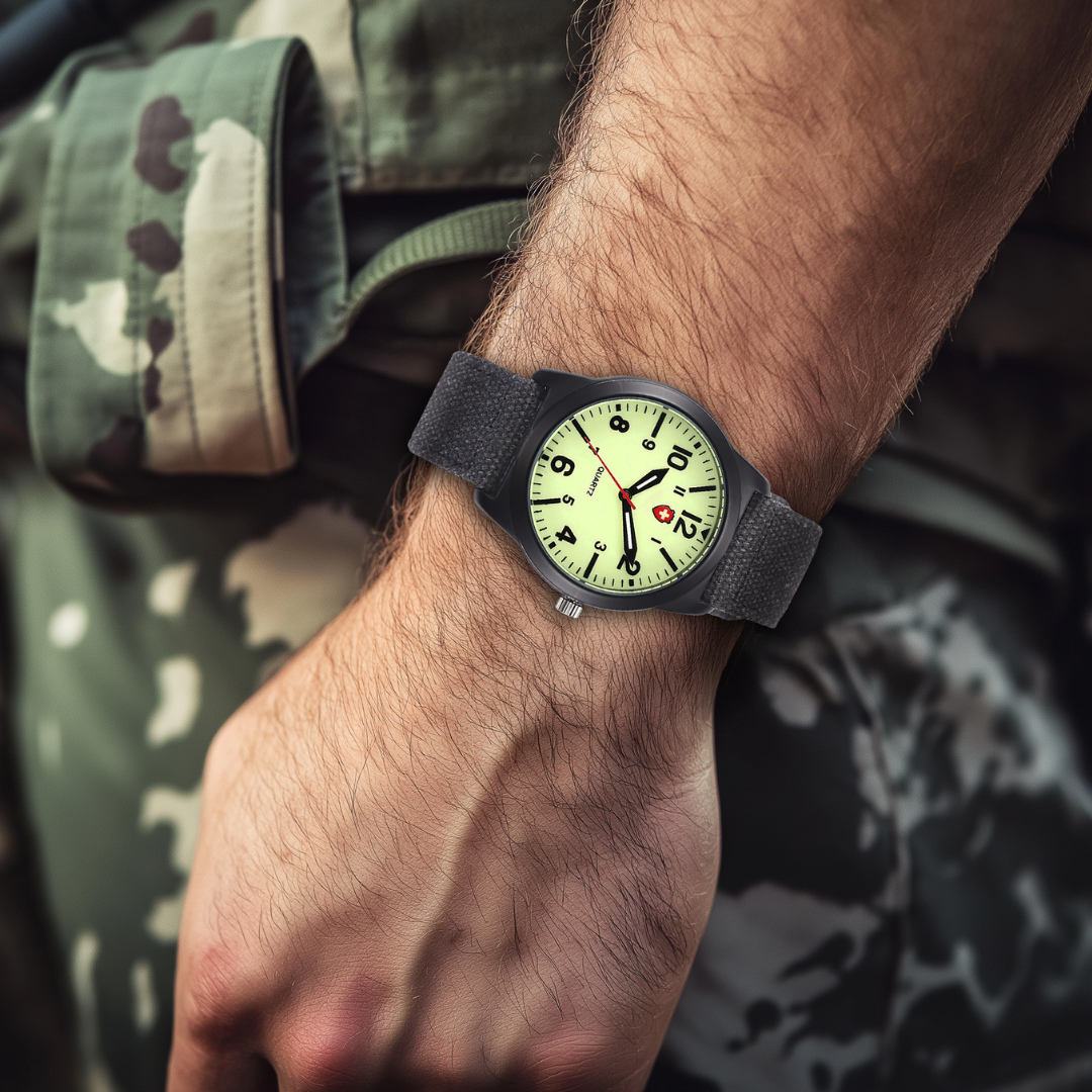 Casual udendørs digitalt sportsur – robust herre sportsur med kvarts og militær‑inspireret design