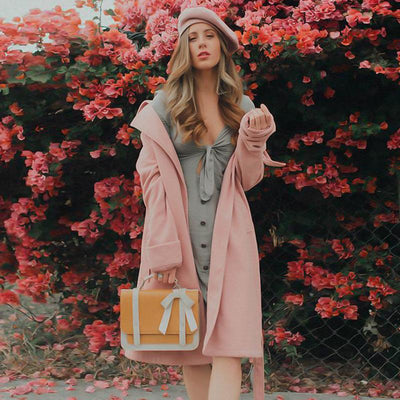 Satchel med Sløjfedetalje – Tidløs Lædertaske i Sort og Grå